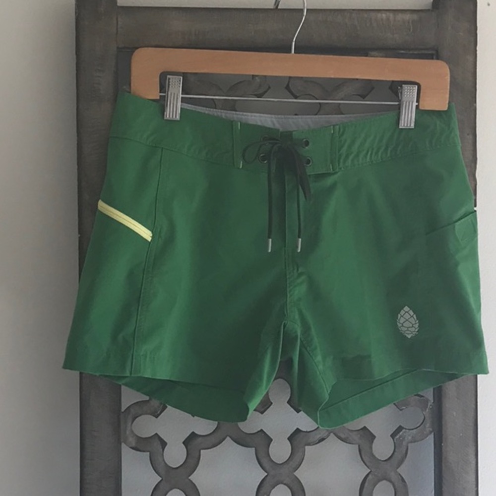 Stio board short
